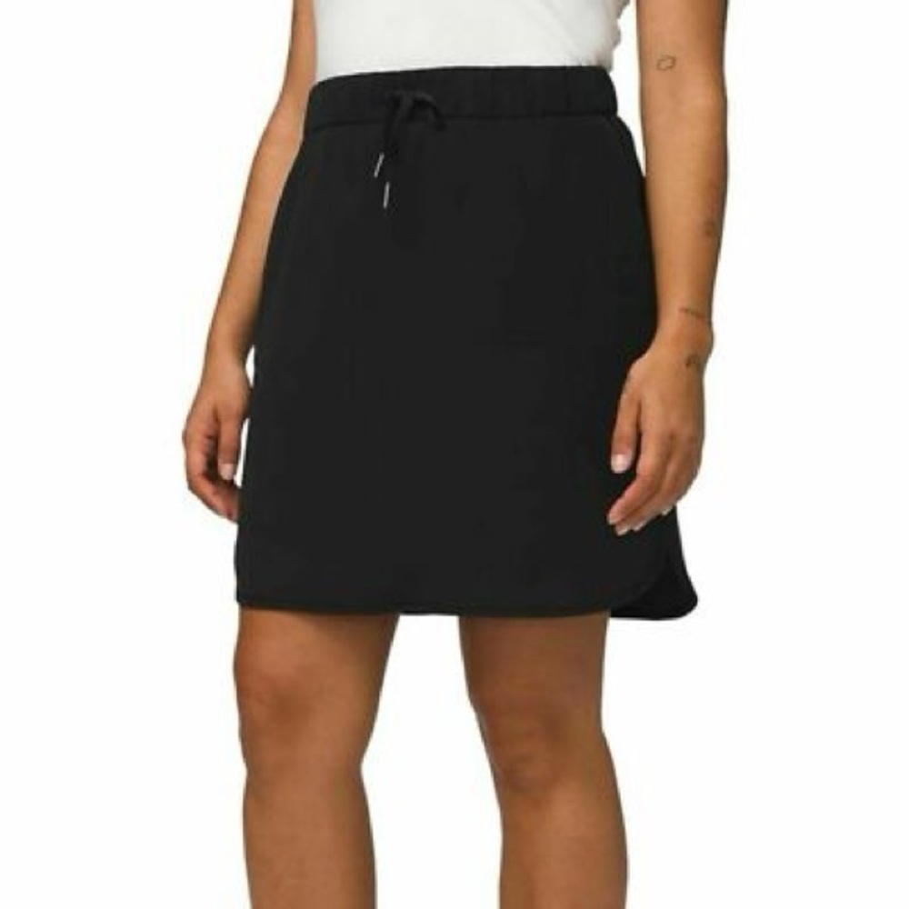 Lululemon On the Fly Skirt Size 4